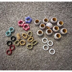 Lot Of 32 Napkin Rings Floral, Beaded‎ and More